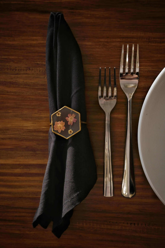 Dried Flower Napkin Rings with Elegant Floral Table Décor – ILLUMEA