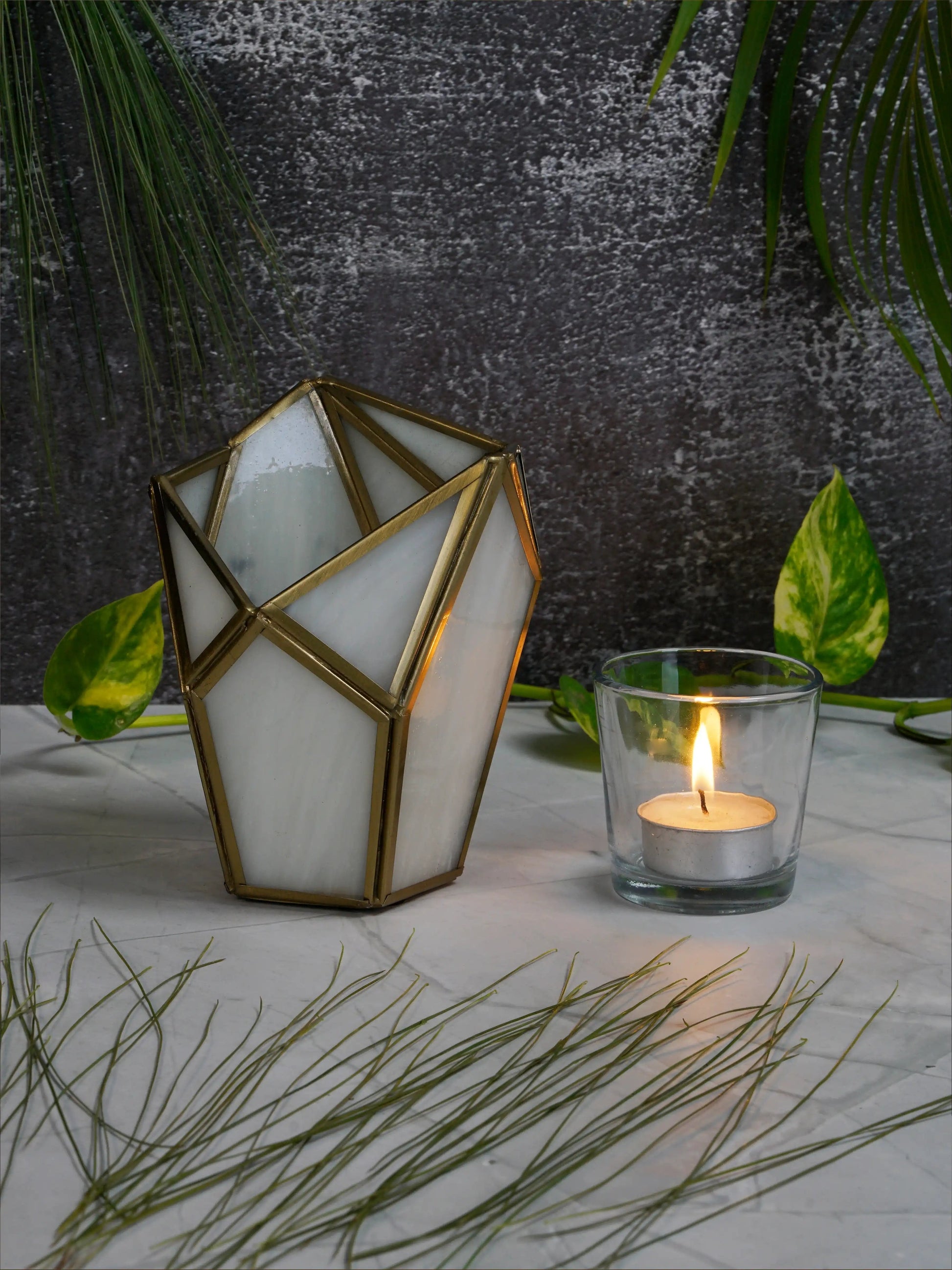 Geometric Tealight Candle Holder white