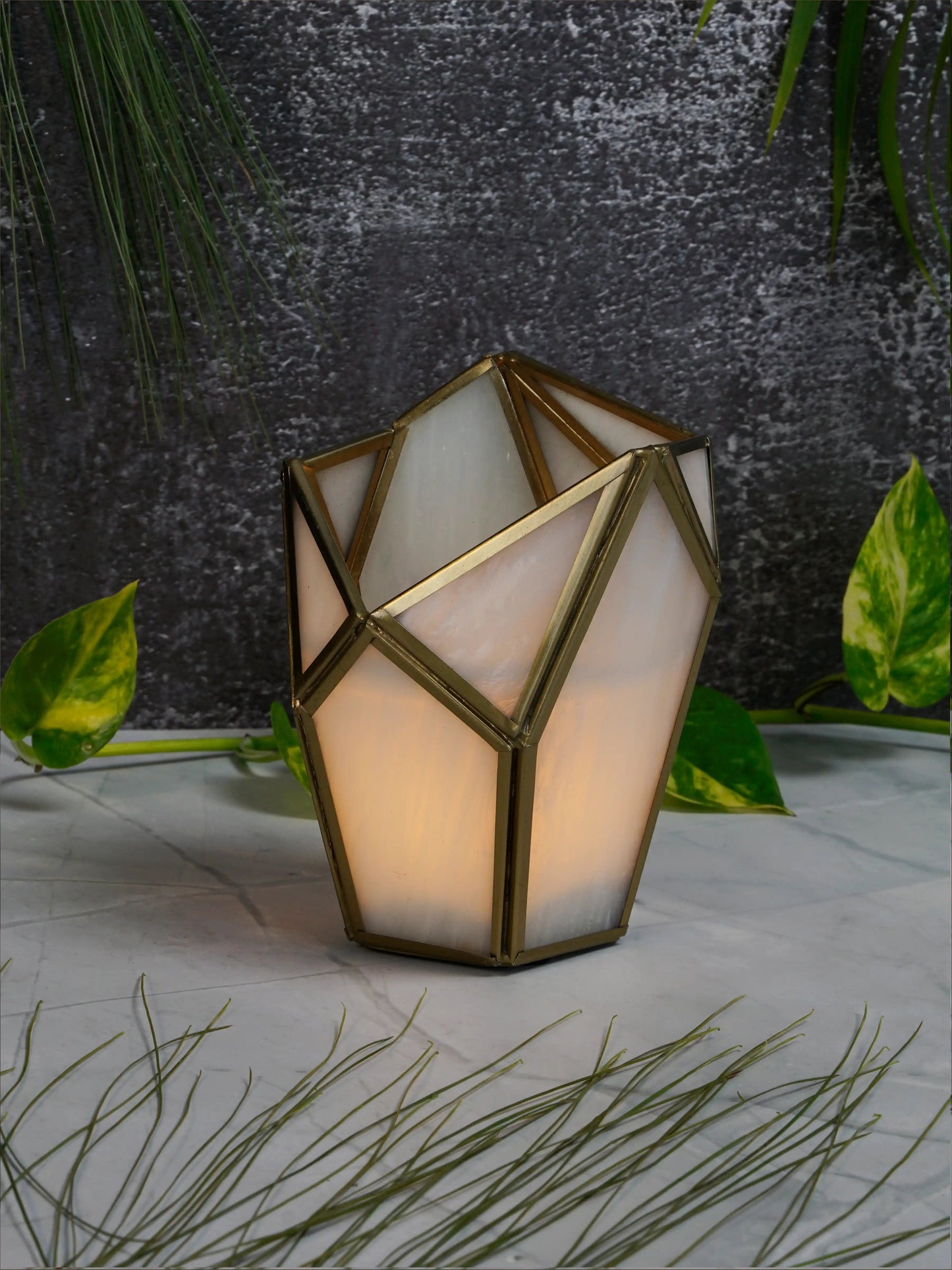 Geometric Tealight Candle Holder white